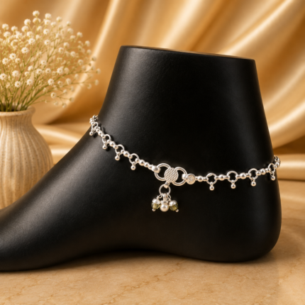 Fine Silver Payal with Elegant Traditional Design