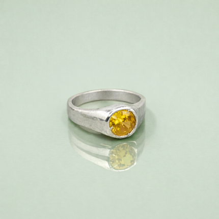 Pure Silver Ring with Yellow Stone – Radiant Elegance