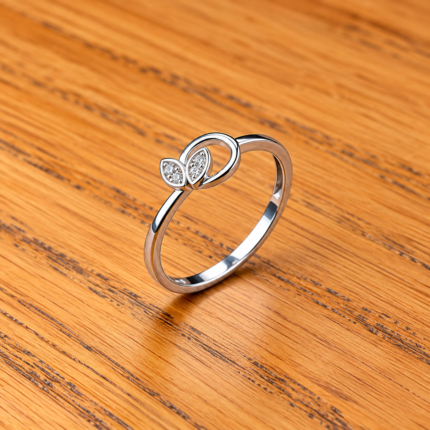 Pure Silver Elegant Stone Studded Ring