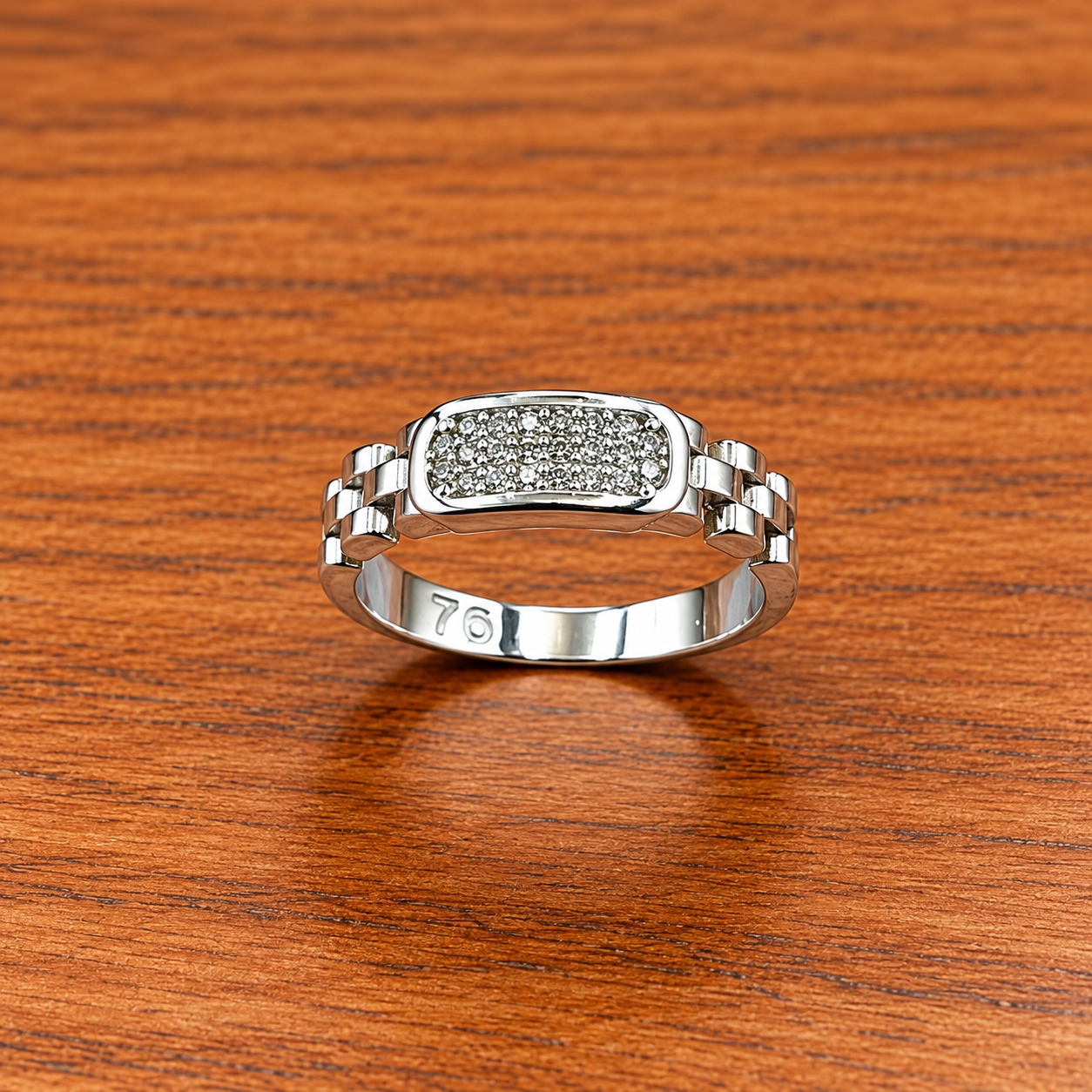Pavé Diamond Link-Style Ring on Wood Pure Silver Ring with Stone