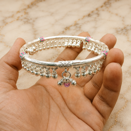 Premium designer silver leg kada for women.