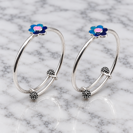 Beautiful silver kids kada crafted with an elegant traditional design, perfect for everyday wear and special occasions. A lovely jewellery gift for babies and kids.